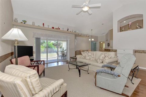 House in North Port, Florida 4 bedrooms, 197.14 sq.m. № 372864 - photo 8
