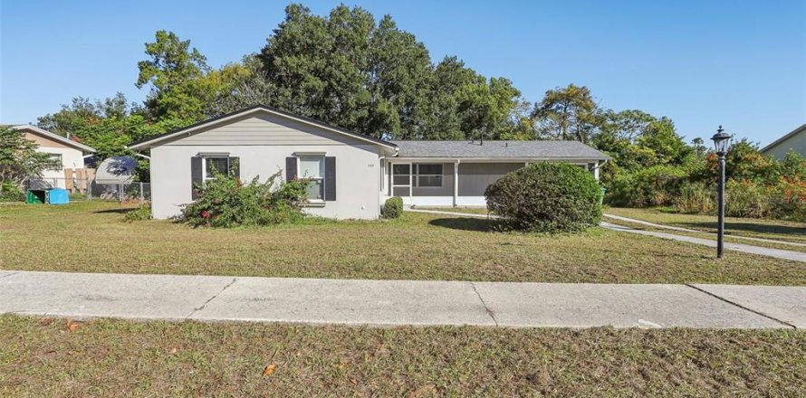 House in Deltona, Florida 3 bedrooms, 119.01 sq.m. № 1416049