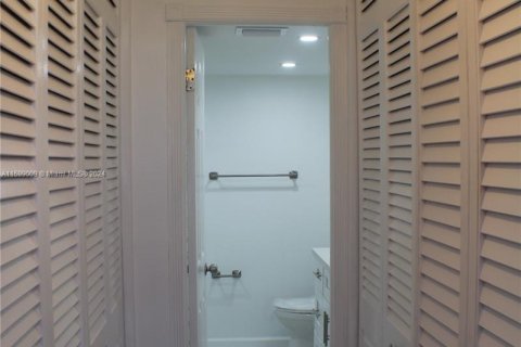 Condominio en venta en Hollywood, Florida, 1 dormitorio, 73.11 m2 № 1208453 - foto 9