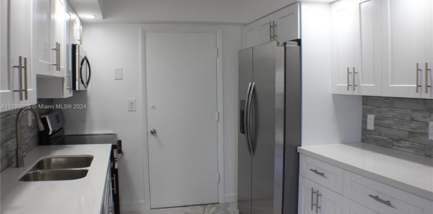 Condo in Hollywood, Florida, 1 bedroom  № 1208453