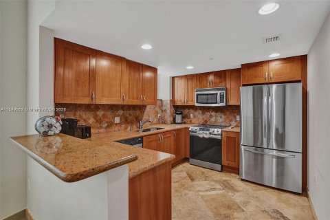 Condominio en venta en Hallandale Beach, Florida, 3 dormitorios, 210.14 m2 № 1208456 - foto 5