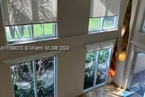 Condominio en venta en Hallandale Beach, Florida, 3 dormitorios, 210.14 m2 № 1208456 - foto 7