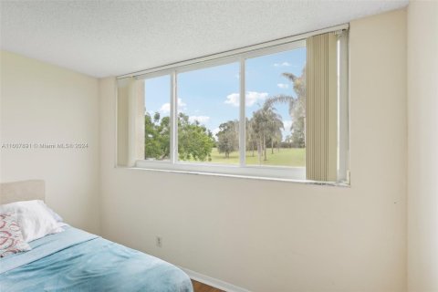 Condominio en venta en Pembroke Pines, Florida, 1 dormitorio, 83.61 m2 № 1229798 - foto 11