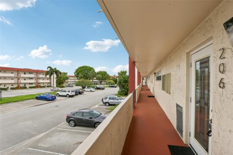 Condominio en venta en Pembroke Pines, Florida, 1 dormitorio, 83.61 m2 № 1229798 - foto 19