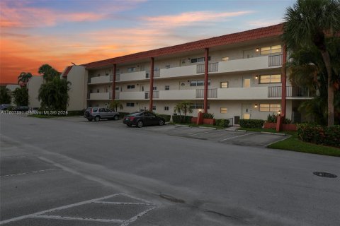 Condominio en venta en Pembroke Pines, Florida, 1 dormitorio, 83.61 m2 № 1229798 - foto 28
