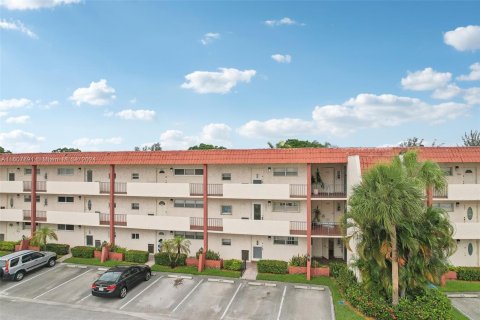 Condominio en venta en Pembroke Pines, Florida, 1 dormitorio, 83.61 m2 № 1229798 - foto 25