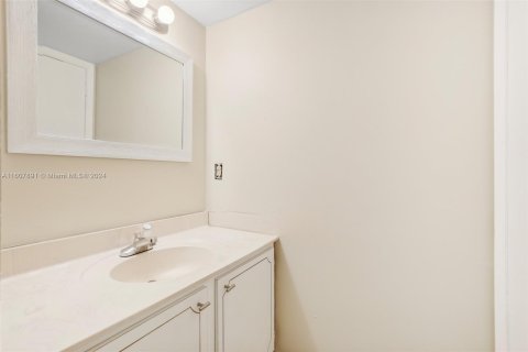 Condominio en venta en Pembroke Pines, Florida, 1 dormitorio, 83.61 m2 № 1229798 - foto 22