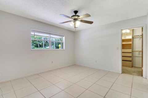 House in Jupiter, Florida 3 bedrooms, 160.16 sq.m. № 1127638 - photo 24