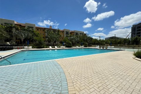 Condominio en venta en Coral Gables, Florida, 2 dormitorios, 104.89 m2 № 1127496 - foto 15