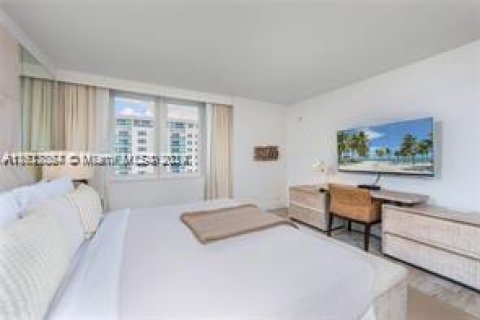 Condo in Miami Beach, Florida, 1 bedroom  № 1235640 - photo 11