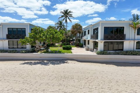 Condo in Fort Lauderdale, Florida, 2 bedrooms  № 1080832 - photo 21