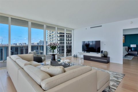 Condominio en alquiler en Hallandale Beach, Florida, 3 dormitorios, 191.84 m2 № 953623 - foto 23