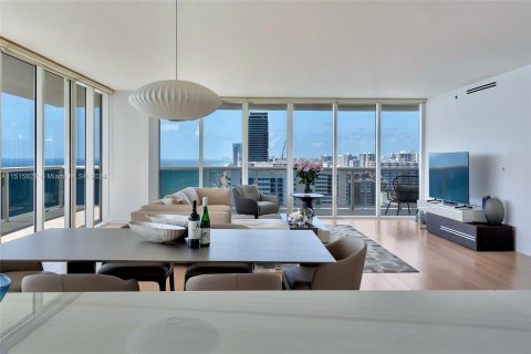 Condominio en alquiler en Hallandale Beach, Florida, 3 dormitorios, 191.84 m2 № 953623 - foto 21