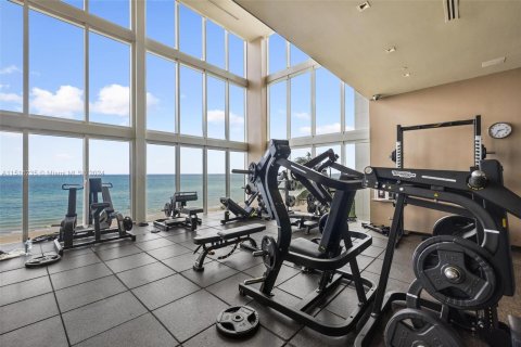 Condominio en venta en Hallandale Beach, Florida, 2 dormitorios, 100.89 m2 № 953618 - foto 27
