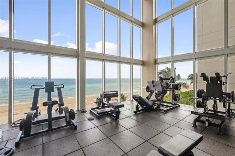 Condominio en venta en Hallandale Beach, Florida, 2 dormitorios, 100.89 m2 № 953618 - foto 28