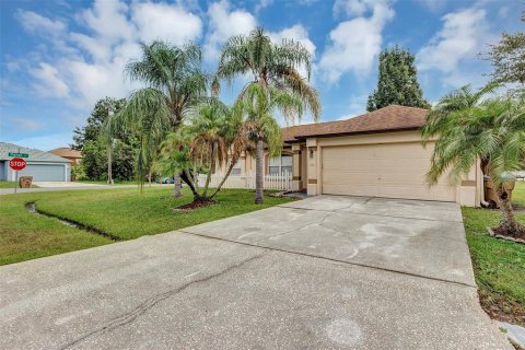 Villa ou maison à vendre à Kissimmee, Floride: 4 chambres, 153.47 m2 № 1369331 - photo 1