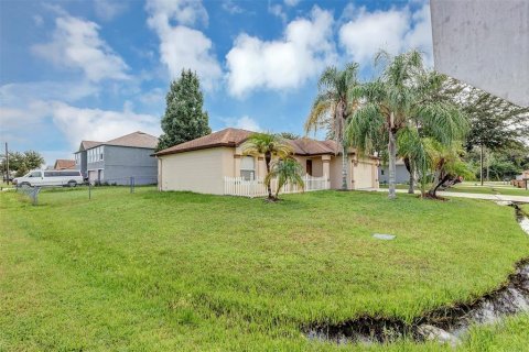 Villa ou maison à vendre à Kissimmee, Floride: 4 chambres, 153.47 m2 № 1369331 - photo 2