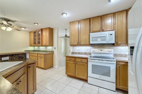 Villa ou maison à vendre à Kissimmee, Floride: 4 chambres, 170.38 m2 № 1369330 - photo 11