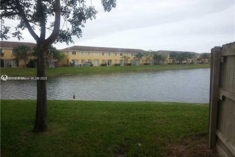 Condo in Homestead, Florida, 3 bedrooms  № 76850 - photo 7
