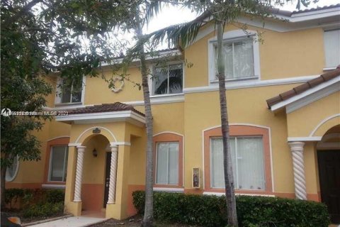 Condominio en venta en Homestead, Florida, 3 dormitorios № 76850 - foto 1