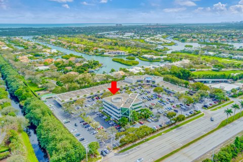 Commercial property in Jupiter, Florida № 1002680 - photo 1