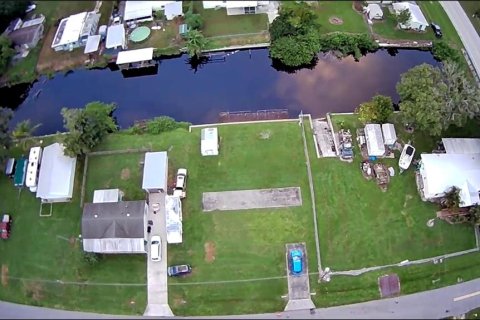 Terreno en venta en Okeechobee, Florida № 1377965 - foto 1