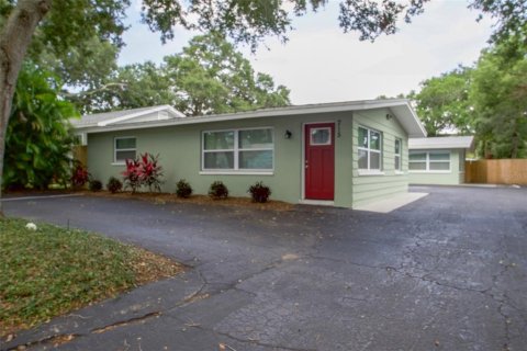 Villa ou maison à louer à Dunedin, Floride: 2 chambres, 102.19 m2 № 1378220 - photo 1