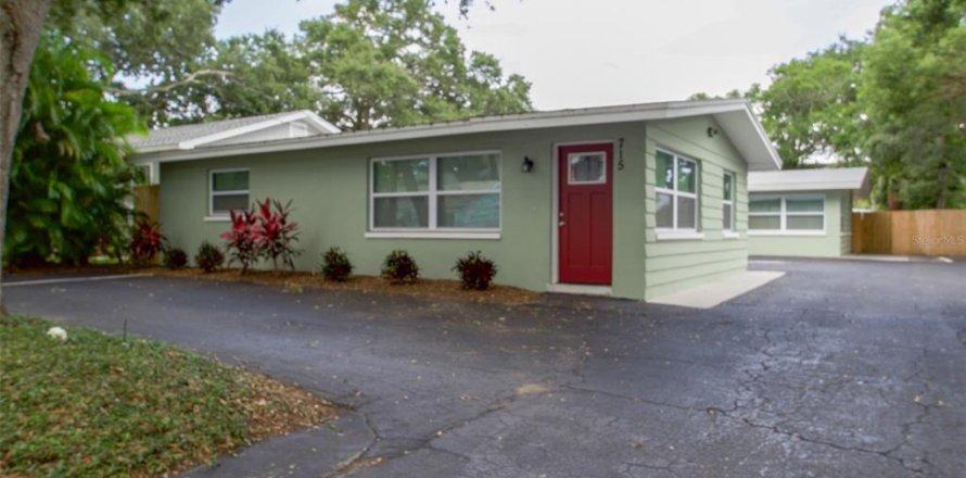 House in Dunedin, Florida 2 bedrooms, 102.19 sq.m. № 1378220