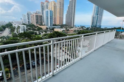 Copropriété à vendre à Sunny Isles Beach, Floride: 2 chambres, 140 m2 № 1365625 - photo 1