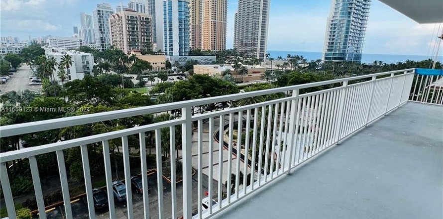 Condo à Sunny Isles Beach, Floride, 2 chambres  № 1365625