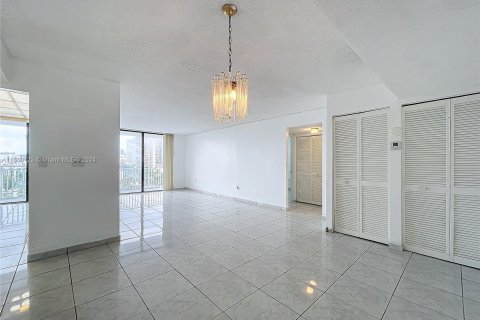 Copropriété à vendre à Sunny Isles Beach, Floride: 2 chambres, 140 m2 № 1365625 - photo 8