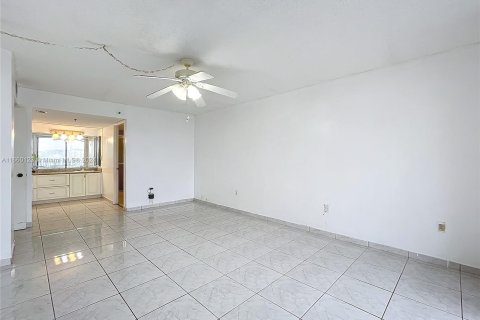 Condo in Sunny Isles Beach, Florida, 2 bedrooms  № 1365625 - photo 27