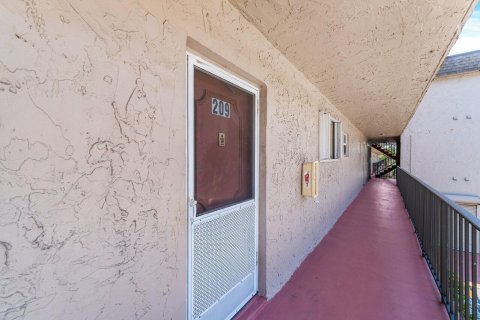 Condominio en venta en Palm Springs, Florida, 1 dormitorio, 65.5 m2 № 1159897 - foto 29