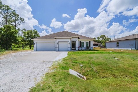 House in Vero Beach, Florida 4 bedrooms, 189.33 sq.m. № 1159930 - photo 18