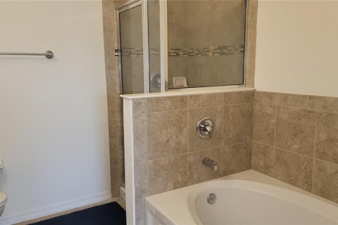 Adosado en venta en Orlando, Florida, 5 dormitorios, 180.97 m2 № 1426690 - foto 10