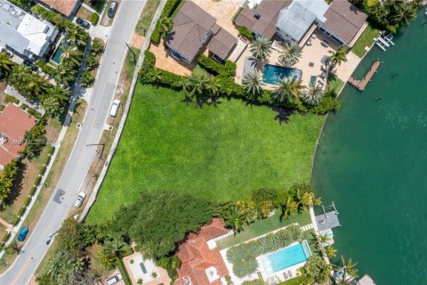 Купить земельный участок в Майами-Бич, Флорида № 1237141 - фото 2