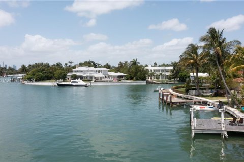 Купить земельный участок в Майами-Бич, Флорида № 1237141 - фото 7