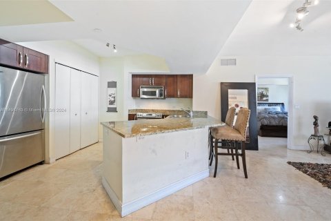 Condo in Aventura, Florida, 2 bedrooms  № 1237136 - photo 11