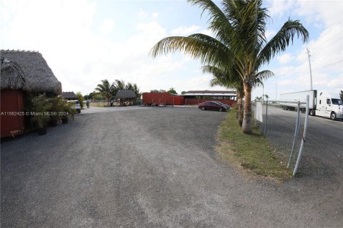 Propiedad comercial en venta en Miami, Florida № 1161471 - foto 16