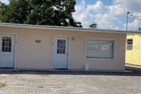 Купить коммерческую недвижимость в Порт-Шарлотт, Флорида 455.87м2, № 343441 - фото 9