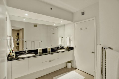 Condominio en venta en Miami Beach, Florida, 2 dormitorios, 153.2 m2 № 1423139 - foto 24