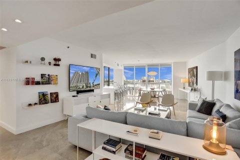 Condominio en venta en Miami Beach, Florida, 2 dormitorios, 153.2 m2 № 1423139 - foto 2