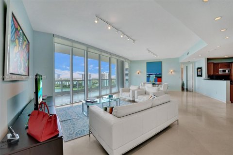 Condominio en venta en Aventura, Florida, 2 dormitorios, 191.01 m2 № 1282673 - foto 7