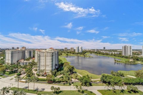 Condo in Aventura, Florida, 2 bedrooms  № 1282673 - photo 27