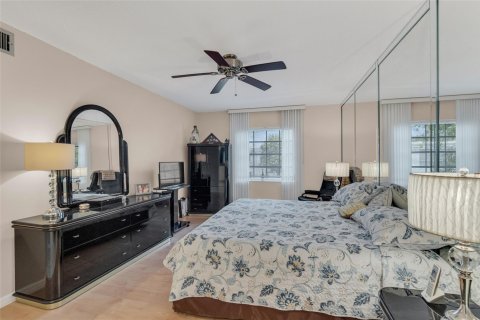 Condo in Fort Lauderdale, Florida, 2 bedrooms  № 1132896 - photo 19