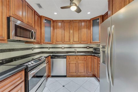 Condo in Fort Lauderdale, Florida, 2 bedrooms  № 1132896 - photo 21