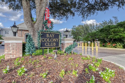 Condo in Fort Lauderdale, Florida, 2 bedrooms  № 1132896 - photo 1