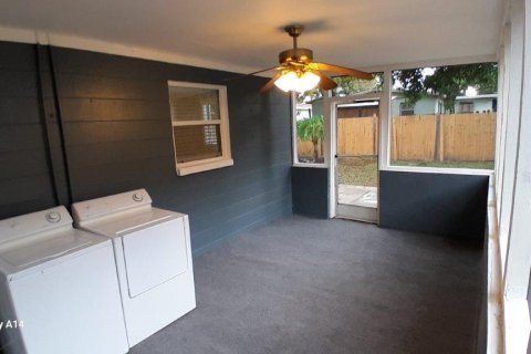 House in Tampa, Florida 4 bedrooms, 127.18 sq.m. № 1434719 - photo 27