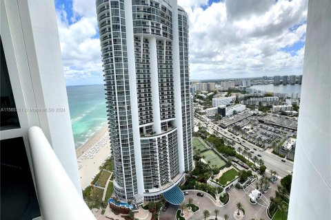 Condominio en venta en Sunny Isles Beach, Florida, 2 dormitorios, 146.51 m2 № 1103008 - foto 26