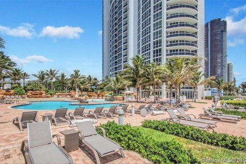 Copropriété à vendre à Sunny Isles Beach, Floride: 2 chambres, 146.51 m2 № 1103008 - photo 3